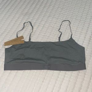 NWT SKIMS Smooth Rib Scoop Neck Bralette